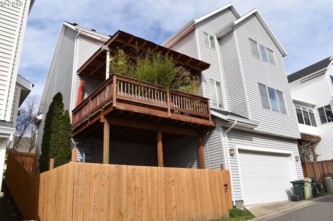 Building Photo - 10918 SW Adele Dr