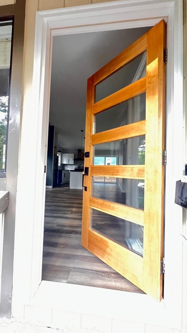 Building Photo - Stylish 2-Bed Carrboro Home with Private Patio