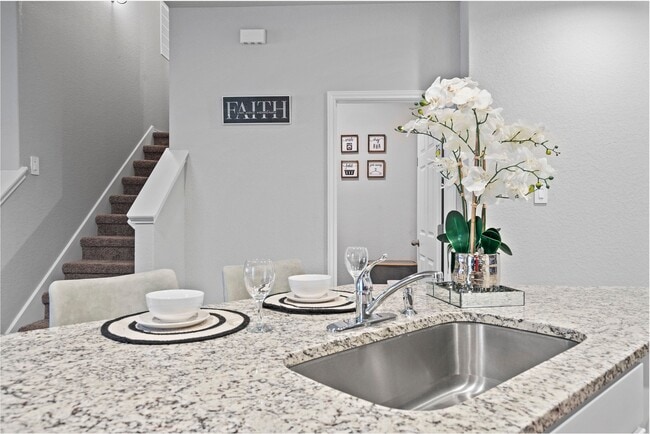 Building Photo - 10439 Lateleaf Oak