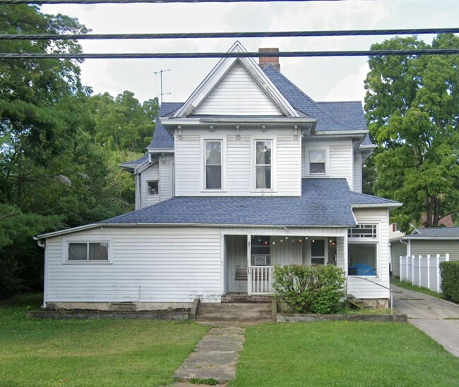 Primary Photo - 125 N Main St
