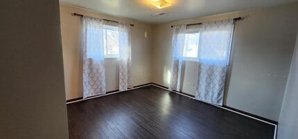 Building Photo - 2404 Bellevue Dr