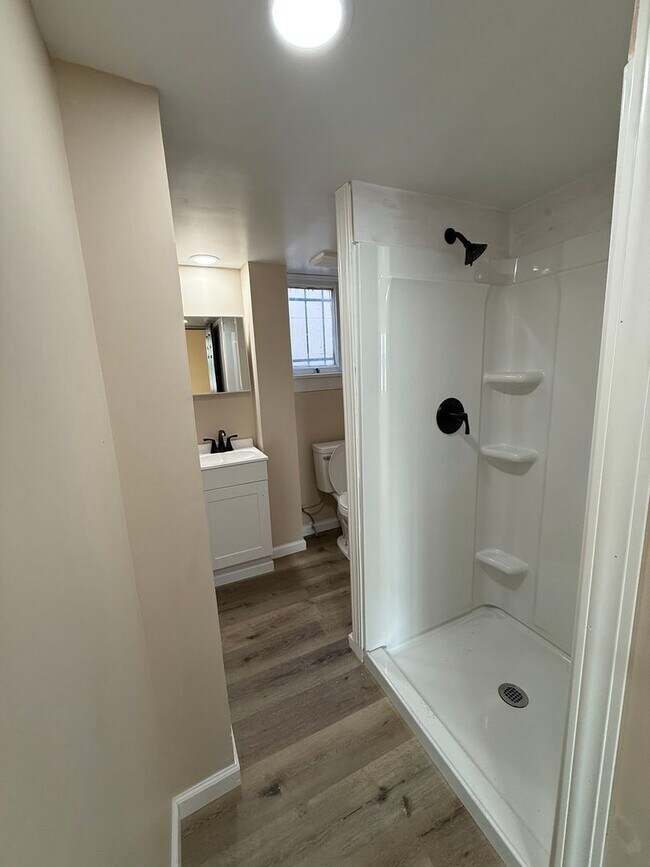 Building Photo - 316-318 W. Adams St.