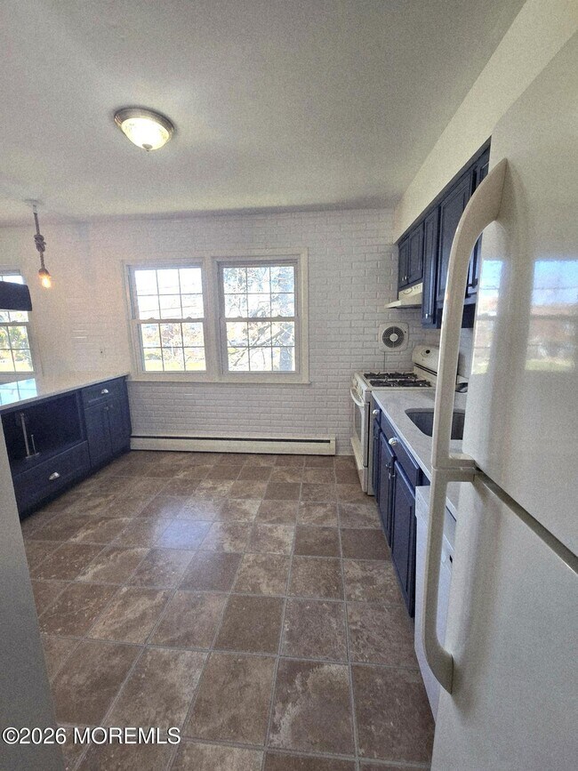 Building Photo - 364 Westwood Ave