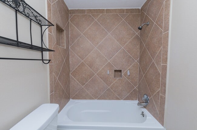 Building Photo - 4106 Kitchen Hill Ln