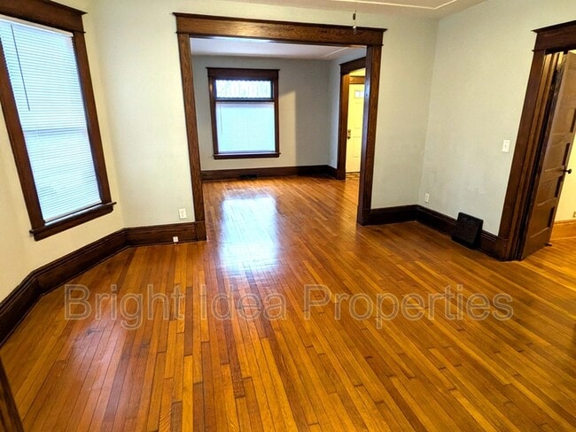 Building Photo - 801 4th St E