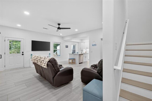 Building Photo - 345 Wiman Park Ln