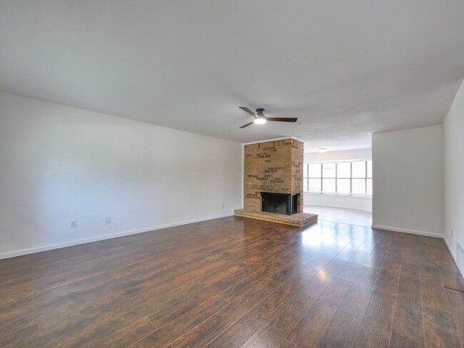 Building Photo - 1472 Rockshire Dr