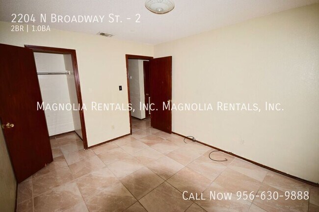 Building Photo - 2204 N Broadway St