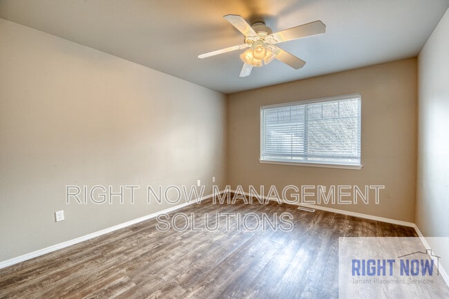 Building Photo - 2318 S Shoshone St