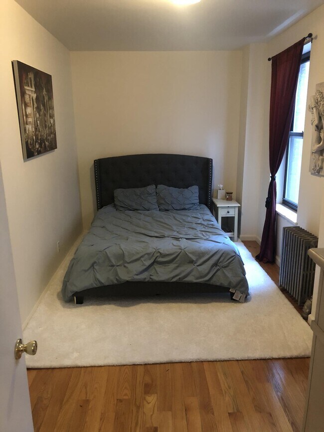 Building Photo - 140 W 71st St