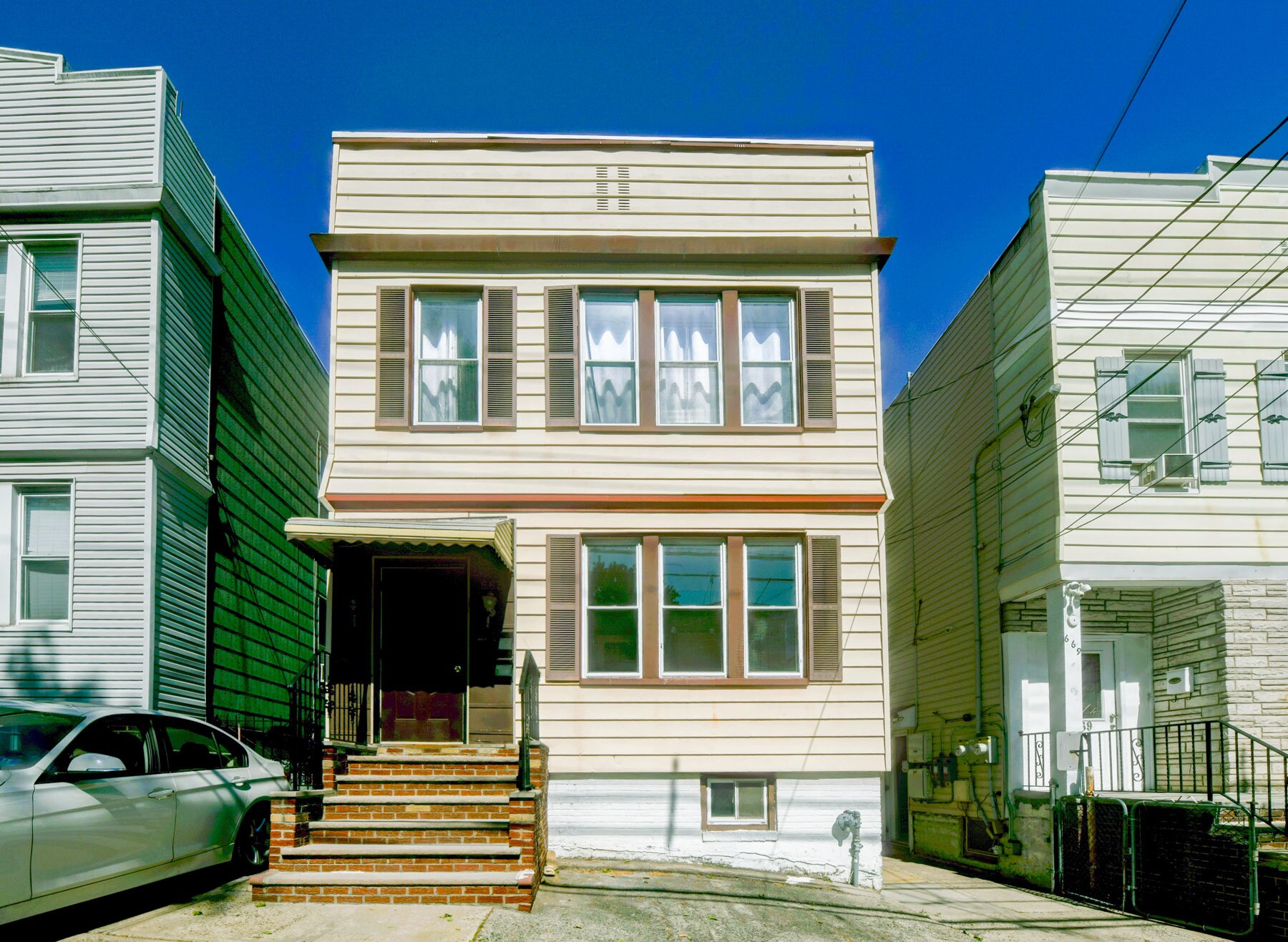 Building Photo - 667 Liberty Ave