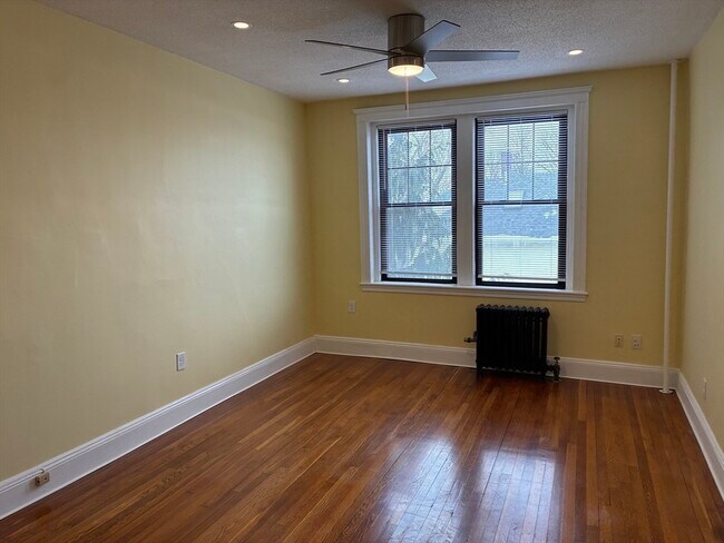 Building Photo - 185 Chestnut Hill Ave