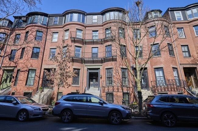 Building Photo - 89 Waltham St