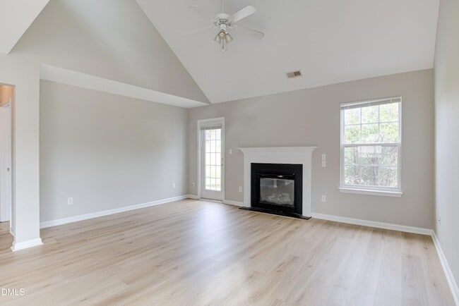 Building Photo - 228 Weststone Blvd