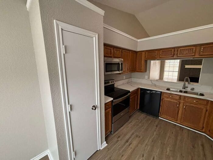 Building Photo - 1206 Devonshire Ln