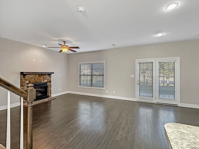 Building Photo - Perfect Location! Beautiful 3 bedroom home for rent!