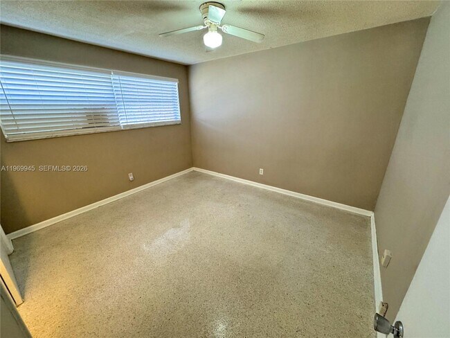 Building Photo - 403 NW 25th St