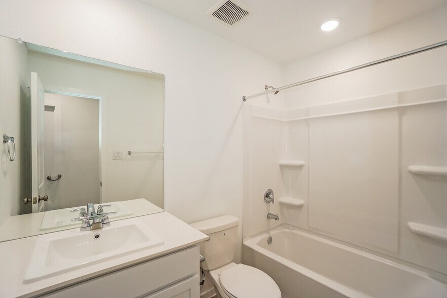 Building Photo - 2238 Croaker Crk