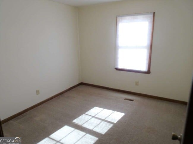 Building Photo - 524 Millard Farmer Rd