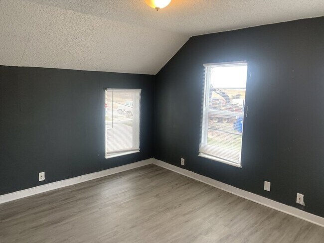 Building Photo - 1464 Beach St