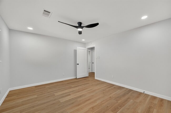 Building Photo - 11742 N Little John Cir