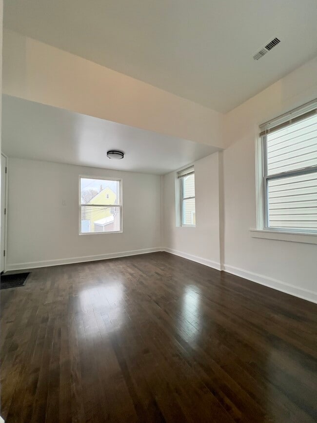 Building Photo - 4537 S Hermitage Ave