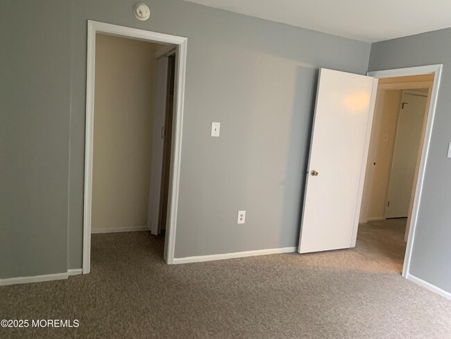Building Photo - 124 Mohican Ln