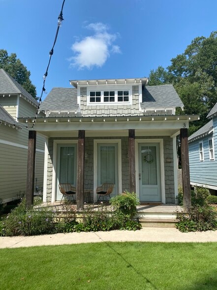 Primary Photo - 415 S Gay St