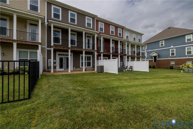 Building Photo - 11443 Hayloft Ln