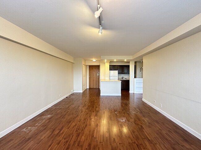 Building Photo - 4180 N Marine Dr