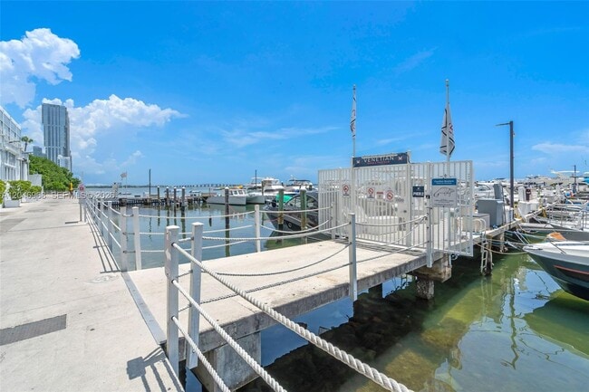 Building Photo - 1717 N Bayshore Dr