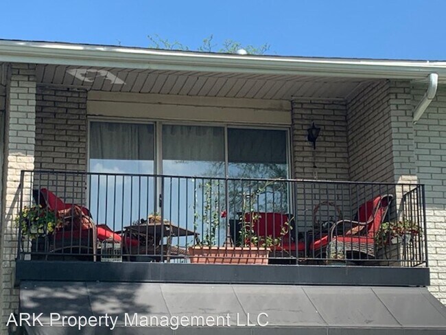 Building Photo - 2 br, 2 bath House - 8385 Kennedy Circle #6