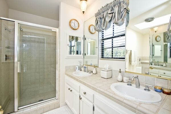 Master Bath - 810 Stanford St