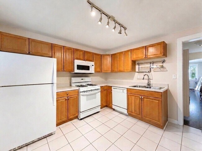 Building Photo - 1458 W Olive Ave