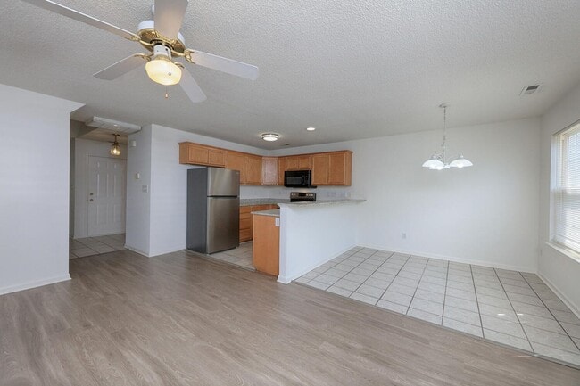 Building Photo - 163 Springwood Ln