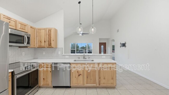 Building Photo - 1361 Bob White Dr