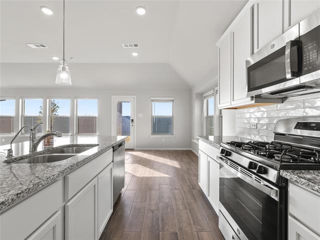 Building Photo - 3301 Redbud Flower Trl