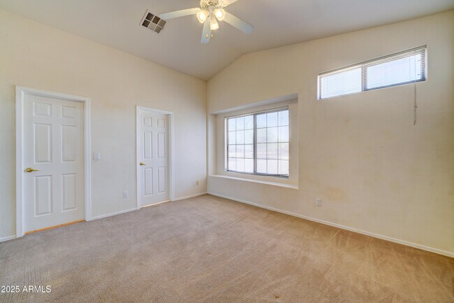 Building Photo - 8900 E Rainier Dr