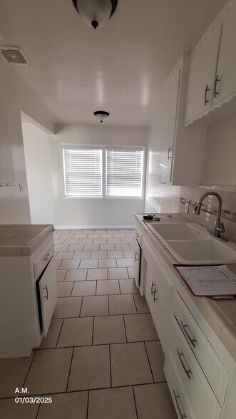 Building Photo - 912 N Market St