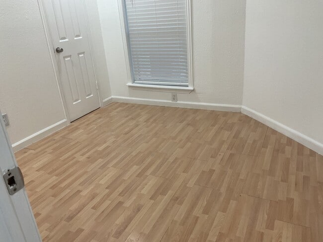 Building Photo - 15642 Scenic Haven Dr