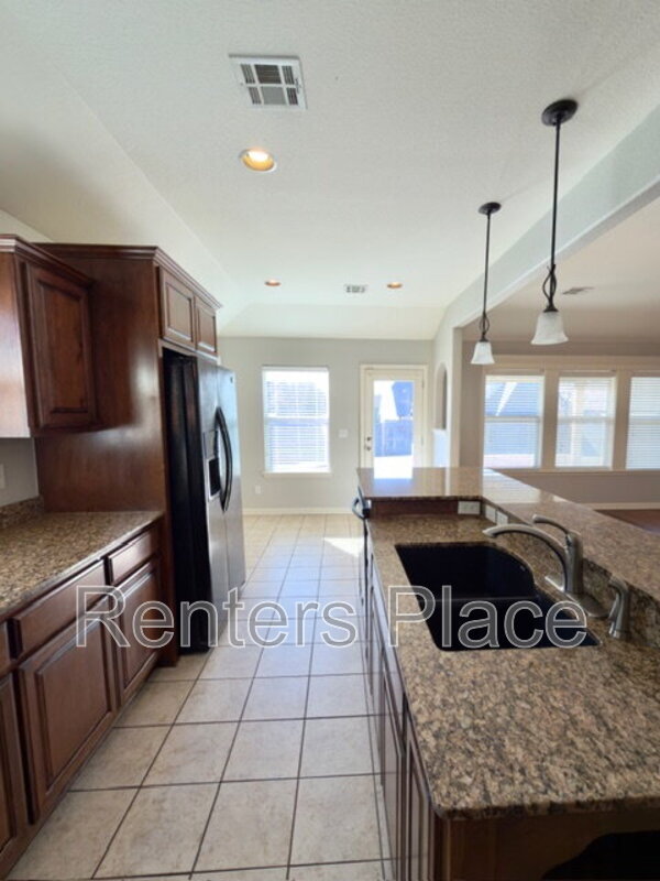 Building Photo - 2012 E 133rd Ct S