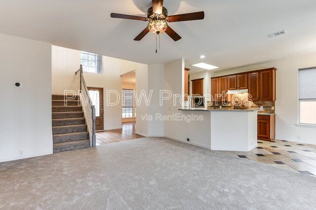 Building Photo - 6721 Hayling Way