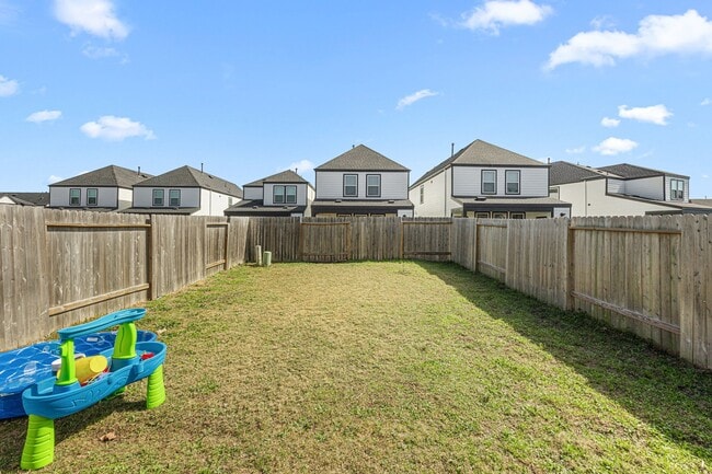 Building Photo - 12313 Churchill downs Dr