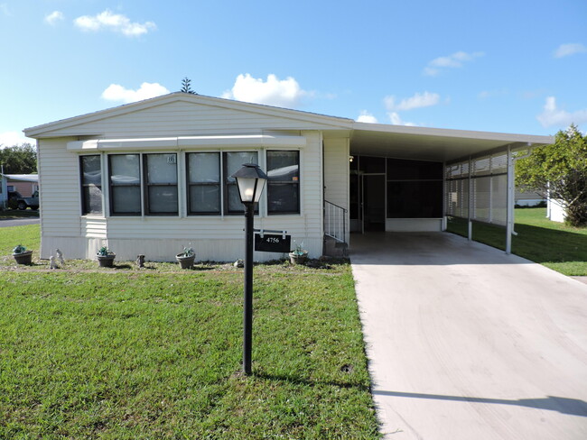 Building Photo - 4756 SE Dogwood Terrace