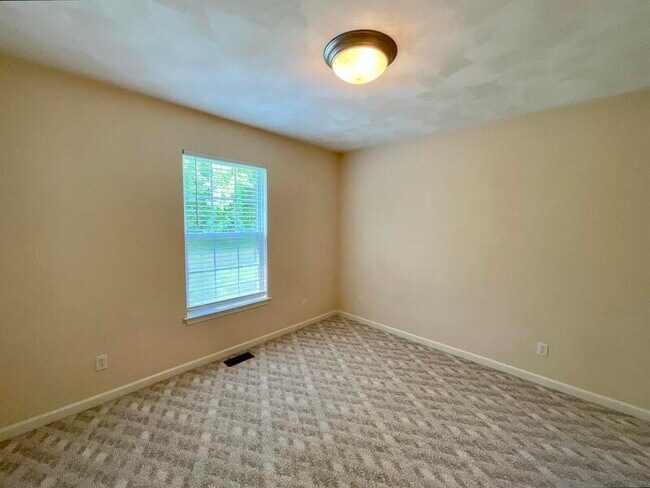 Building Photo - 1511 English Pine Ln