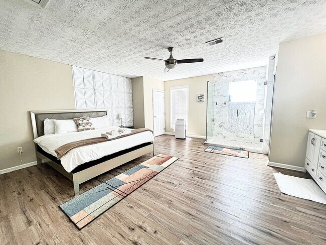 Building Photo - 2812 Cambridge Mews Dr NW