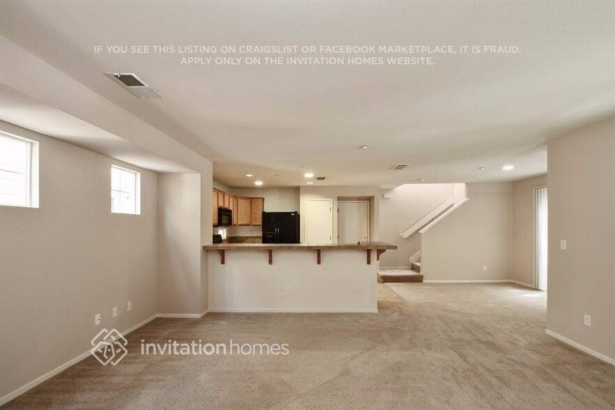 Building Photo - 73 Roadrunner St