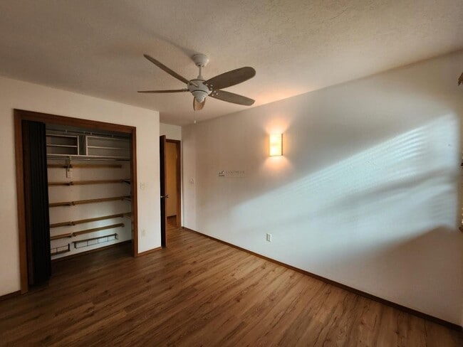 Building Photo - 246 Loma Entrada