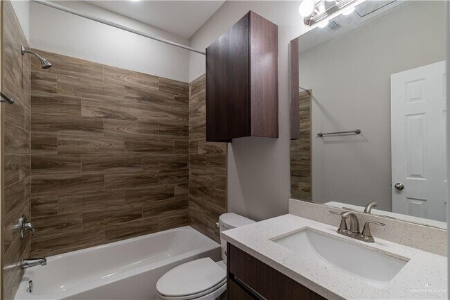 Building Photo - 21 W Kohala Ave