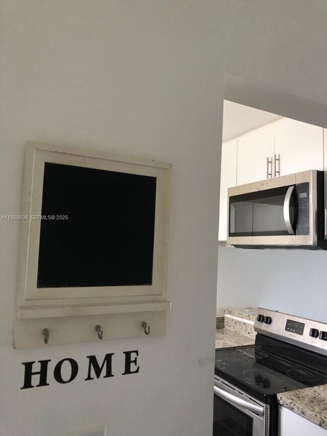 Building Photo - 665 NE 83rd Terrace